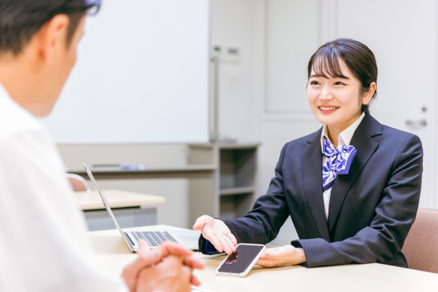福山市南部／車業界での受付事務★◎事務未経験応援◎制服有！1200円◎