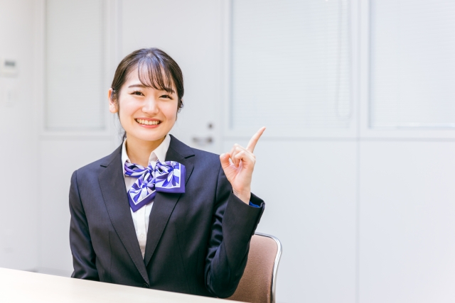 三原市中心/カーディーラーでの受付事務◎未経験応援◎綺麗な環境◎