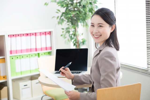 【正社員採用】佐伯区／メーカーでの総務アシスタント＊土日祝休＆年収350万円～