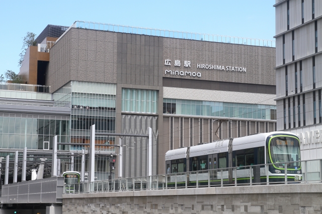 広島駅エリア（ミナモア内）／基礎化粧品ブランドでの販売スタッフ＠1400